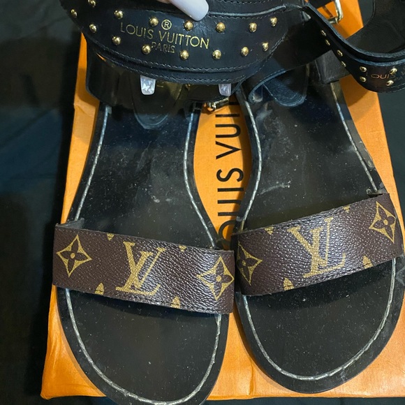 LV scandals - Picture 1 of 2